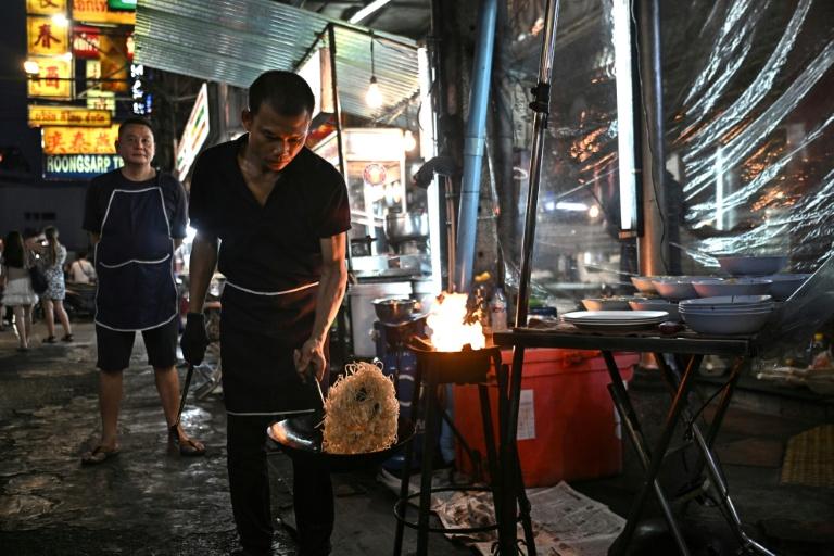 Bangkok, paradis de la street food, donne un coup de balai parmi les vendeurs de rue
