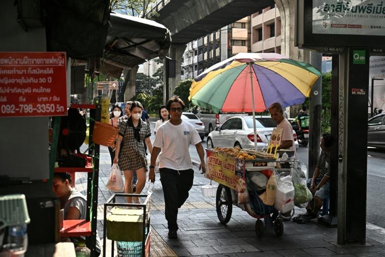 Bangkok, paradis de la street food, donne un coup de balai parmi les vendeurs de rue