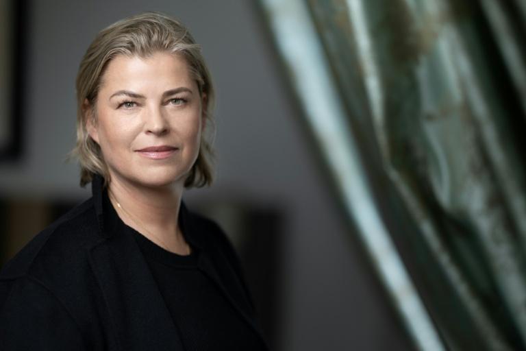 Dossiers Epstein: un recruteur, des hommes d'affaires et des "paliers" de soumission