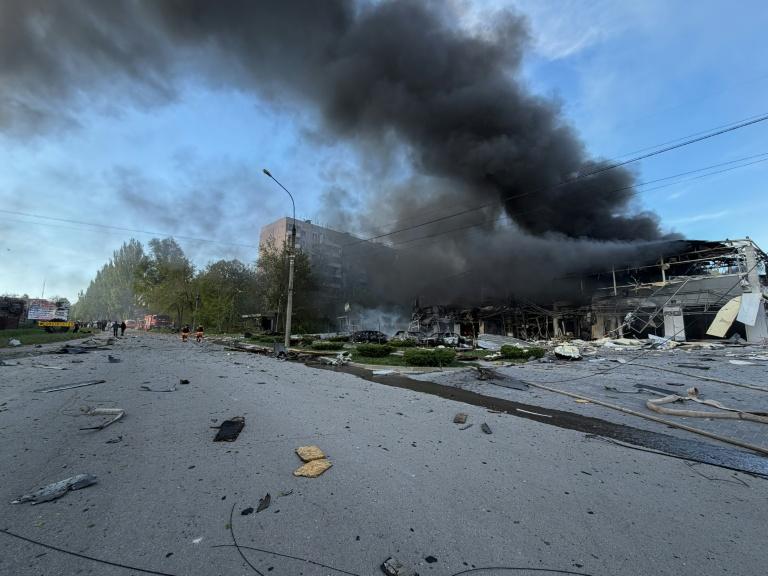 Ukraine: plus de 20 morts dans des frappes russes à quelques heures d'une potentielle trêve