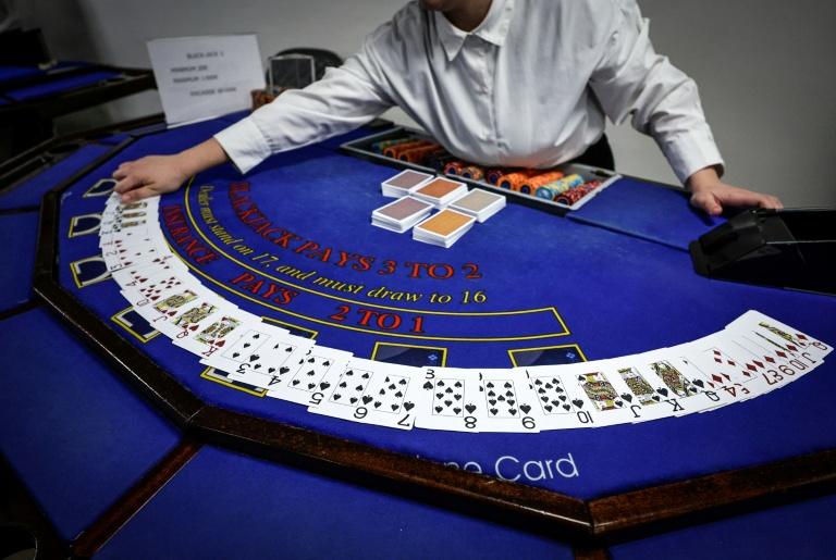 Les croupiers fin prêts pour l