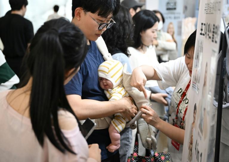 La Corée du Sud, en déclin démographique, veut croire à un mini baby-boom