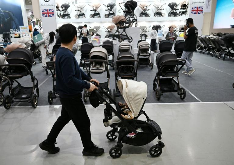 La Corée du Sud, en déclin démographique, veut croire à un mini baby-boom