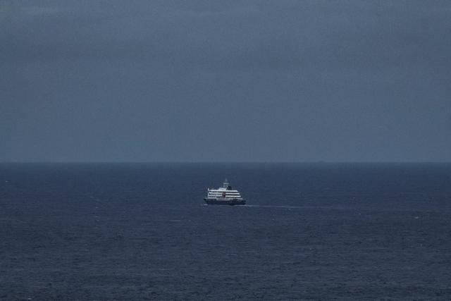 Hantavirus: trois rapatriements en Europe, la bateau en route pour les Canaries