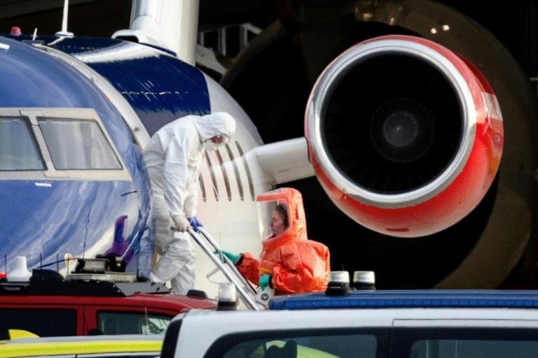 Hantavirus: trois rapatriements en Europe, la bateau en route pour les Canaries