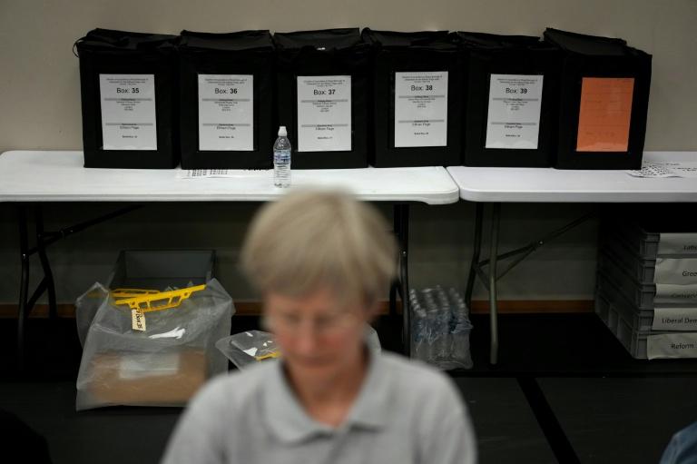 Elections britanniques: Starmer exclut de démissionner malgré des résultats douloureux" et une montée de Reform