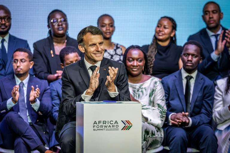 L'Afrique a besoin d'investissements, pas d'aide, dit Macron à Nairobi