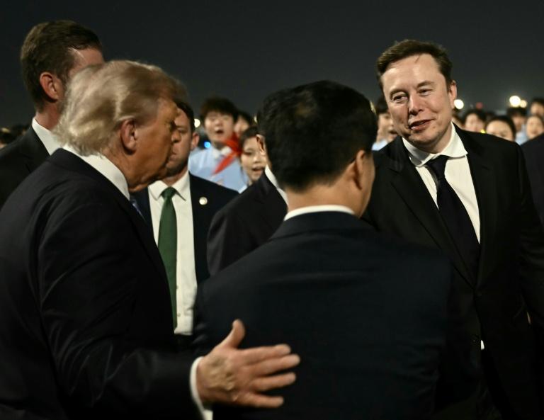 Xi déroule le tapis rouge à Trump sur fond de tensions multiples