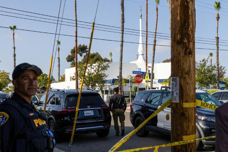 Trois morts dans une attaque contre une mosquée de Californie, les deux tireurs se suicident