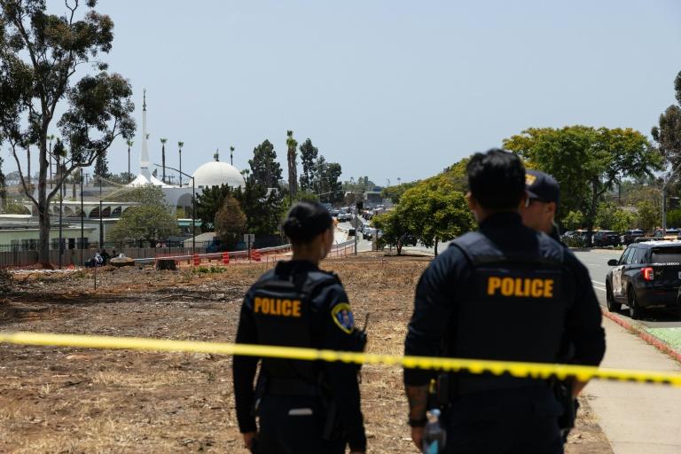 Trois morts dans une attaque contre une mosquée de Californie, les deux tireurs se suicident