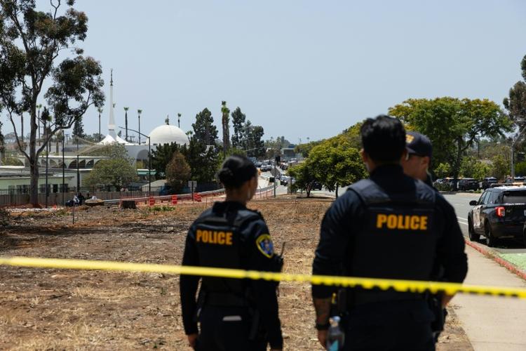 Trois morts dans une attaque contre une mosquée de Californie, les deux tireurs se suicident