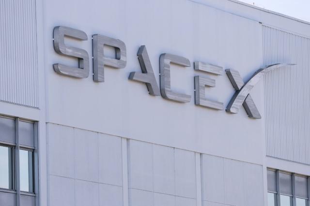 D'où vient SpaceX, qui vise la Lune, Mars et une entrée en Bourse?