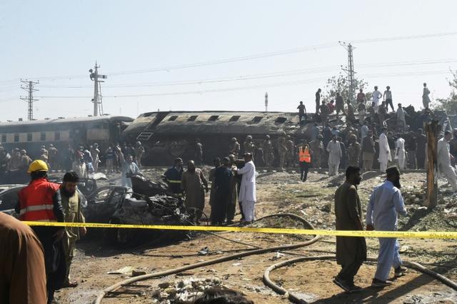 Pakistan: au moins 24 morts dans l'attaque à l'explosif d'un train