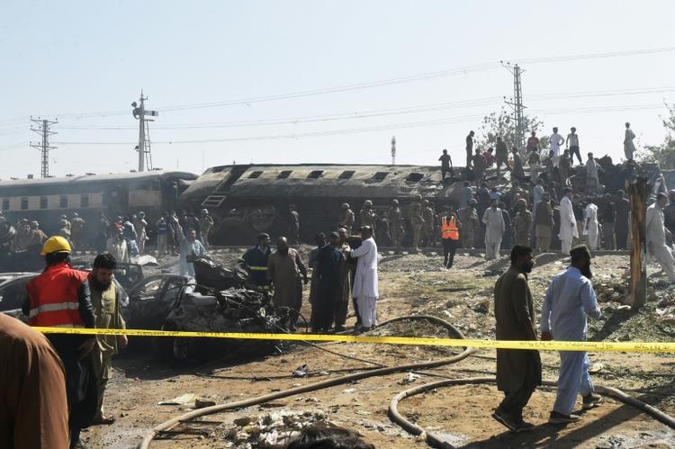 Pakistan: au moins 24 morts dans l'attaque à l'explosif d'un train