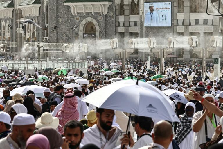 Plus d'un million de musulmans entament le hajj, en pleines tractations de paix