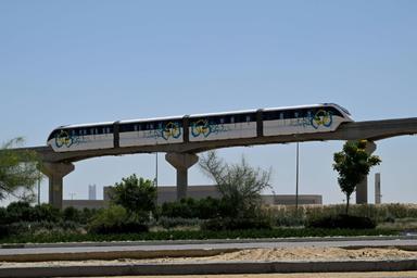 Au Caire, le nouveau monorail survole le chaos urbain