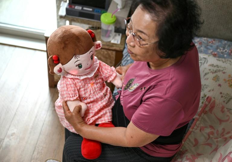 En Corée du Sud, des poupées IA tiennent compagnie aux seniors