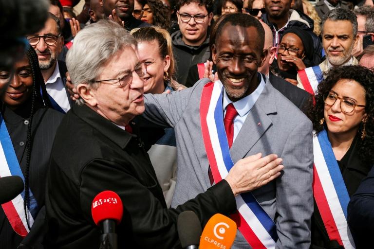 A Saint-Denis, Mélenchon lance sa campagne par un meeting en plein-air