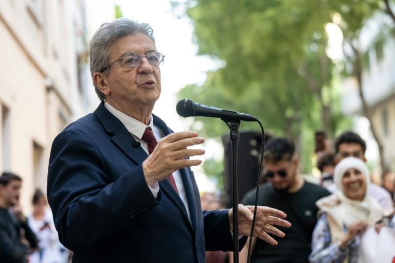 A Saint-Denis, Mélenchon lance sa campagne par un meeting en plein-air