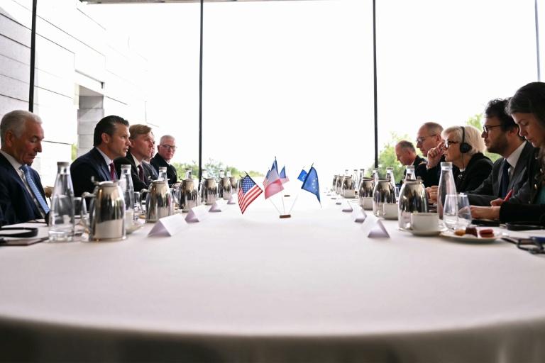 Commémorations du débarquement en Normandie: Hegseth appelle les Européens au réarmement