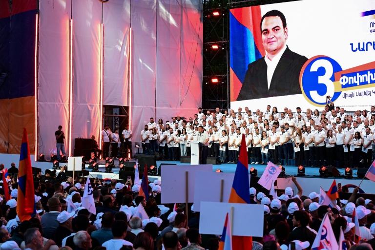 Législatives en Arménie: Pachinian en tête, selon de premiers résultats partiels
