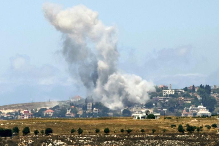 Israël bombarde l'Iran en riposte à une attaque inédite depuis la trêve au Moyen-Orient