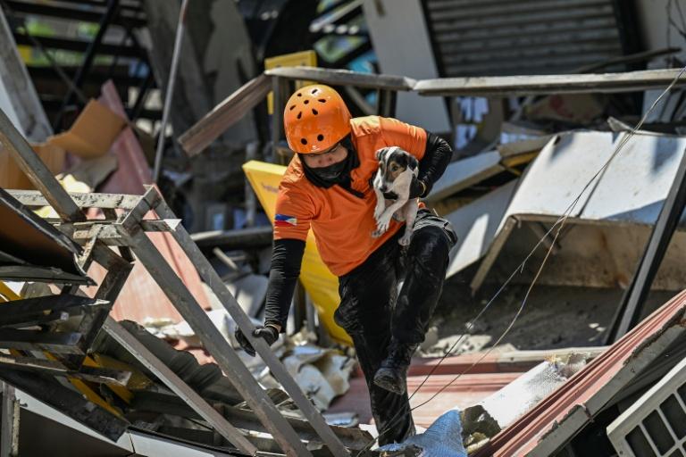 Philippines: le séisme a fait 41 morts, des patients soignés à l'extérieur des hôpitaux