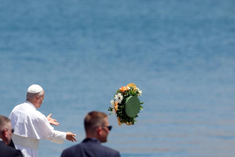 Aux Canaries, le pape dénonce "l'indifférence" du monde face au sort des migrants