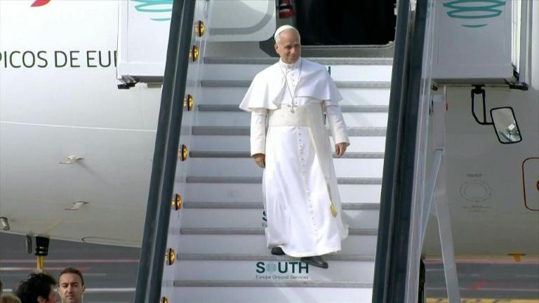 "Nous sommes tous des migrants", dit le pape au dernier jour de son voyage en Espagne