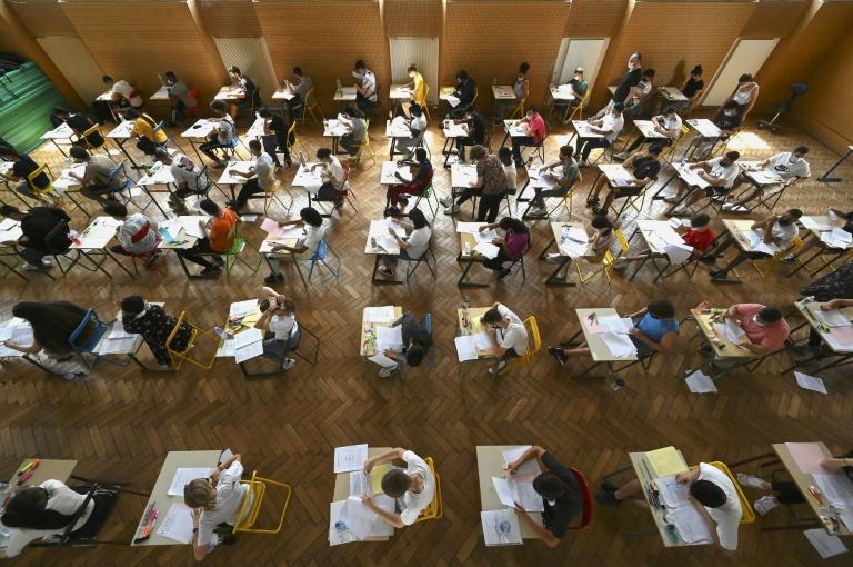 Bac 2026: coup d'envoi des épreuves écrites de terminale avec la philosophie