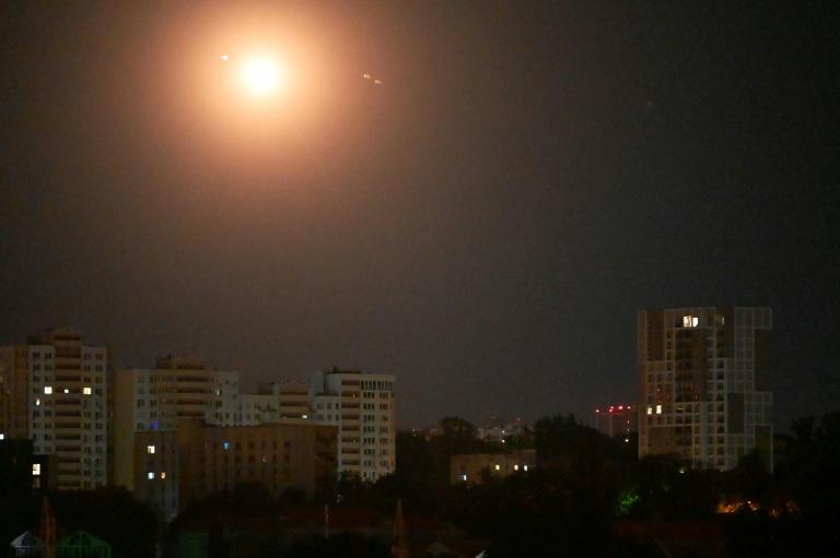 Ukraine: attaque massive sur Kiev, un joyau orthodoxe en feu