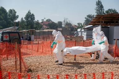 Ebola en RDC: le pic reste à venir, l'épidémie pourrait durer un an