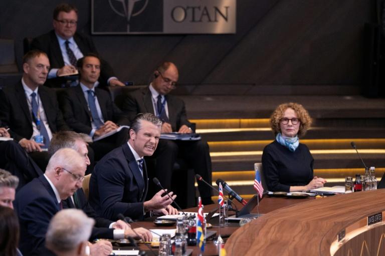 Otan: Hegseth annonce un réexamen de la présence militaire américaine en Europe