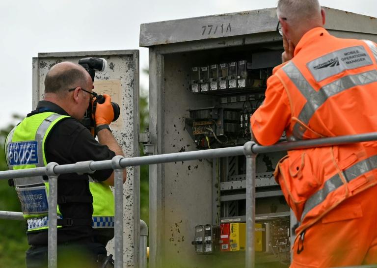 Collision ferroviaire en Angleterre: un conducteur de train décédé, 28 personnes toujours hospitalisées