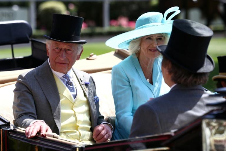 Charles III révèle avoir payé plus de 30 millions de livres d