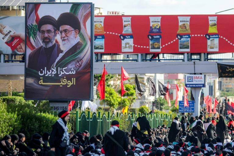 Etats-Unis et Iran échangent des frappes