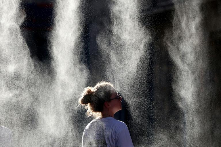 Le centre de l'Europe écrasé de chaleur, la France commence à compter ses morts