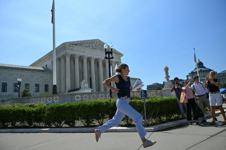 La Cour suprême américaine sanctuarise le droit du sol, un revers majeur pour Trump