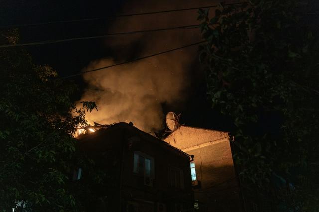 Ukraine: Kiev ciblé par des barrages de missiles, cinq blessés