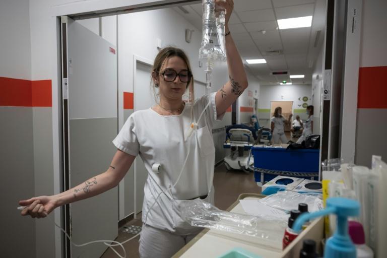 La canicule de juin a causé au moins 2.000 décès, en majorité des personnes âgées, selon un premier bilan