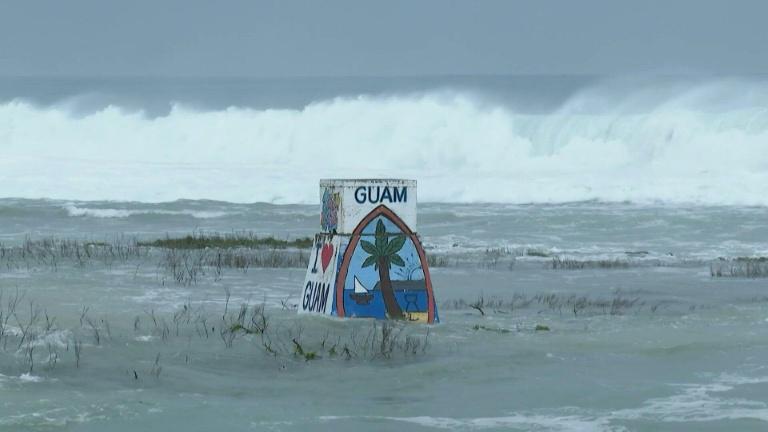 Guam et les Mariannes du Nord se barricadent à l'approche d'un typhon "très dangereux"