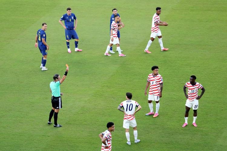 Mondial: Trump remercie la Fifa d'avoir suspendu le carton rouge à Balogun, la Belgique stupéfaite