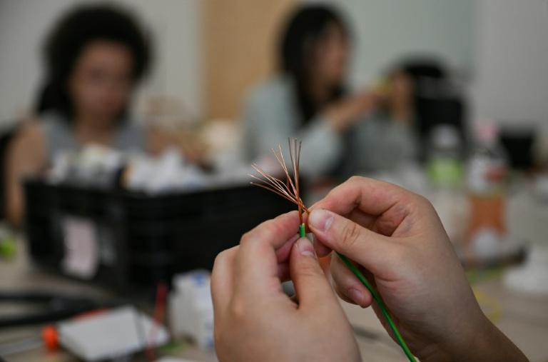 En Chine, des femmes bricoleuses démontent des clichés encore bien présents
