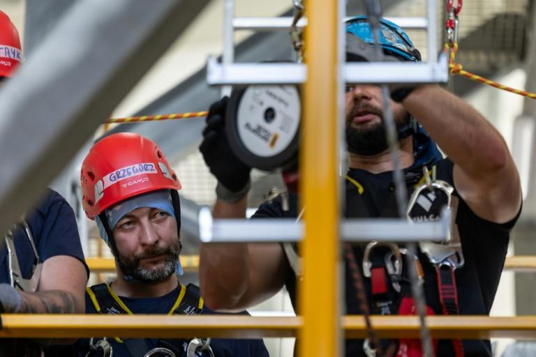 Des puits de charbon aux éoliennes, le vent tourne pour les mineurs polonais