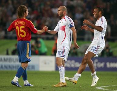 Mondial-2026: il y a 20 ans, quand l'Espagne voulait "mettre Zidane à la retraite"