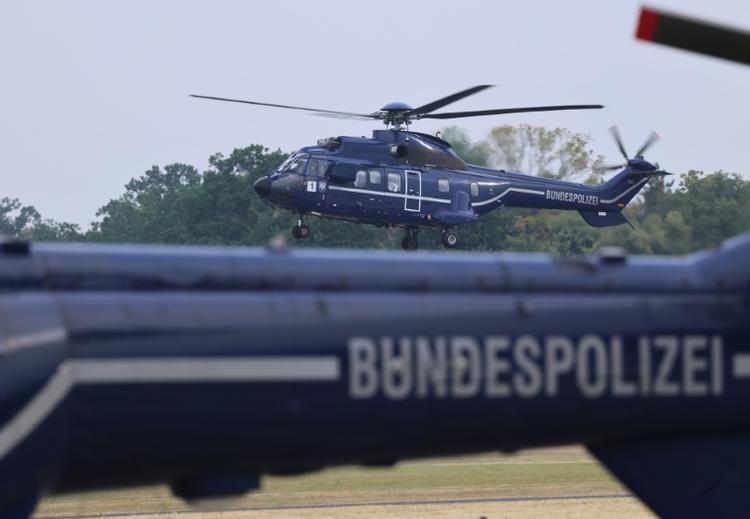 Après l'échec de leur avion commun, Paris et Berlin veulent "une nouvelle dynamique" sur la défense