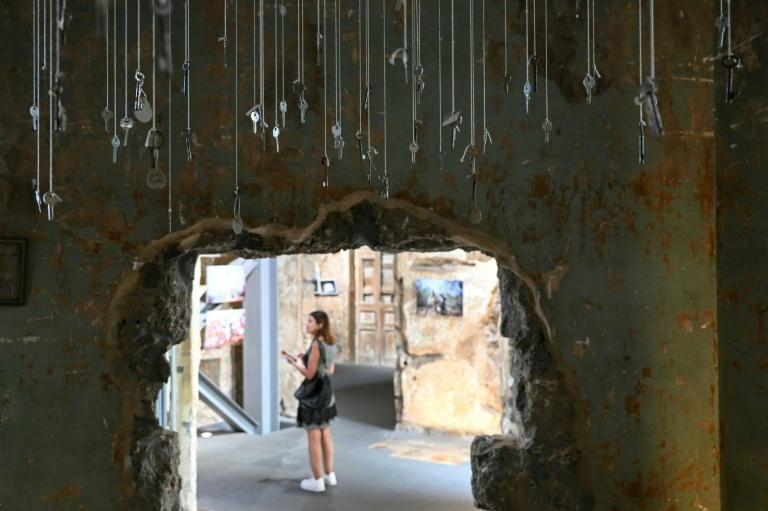 A Beyrouth, "des clés sans maisons" pour raconter l'ampleur de la destruction dans le sud du Liban