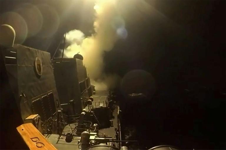 Les Etats-Unis bombardent à nouveau l'Iran après la mort de deux de leurs soldats