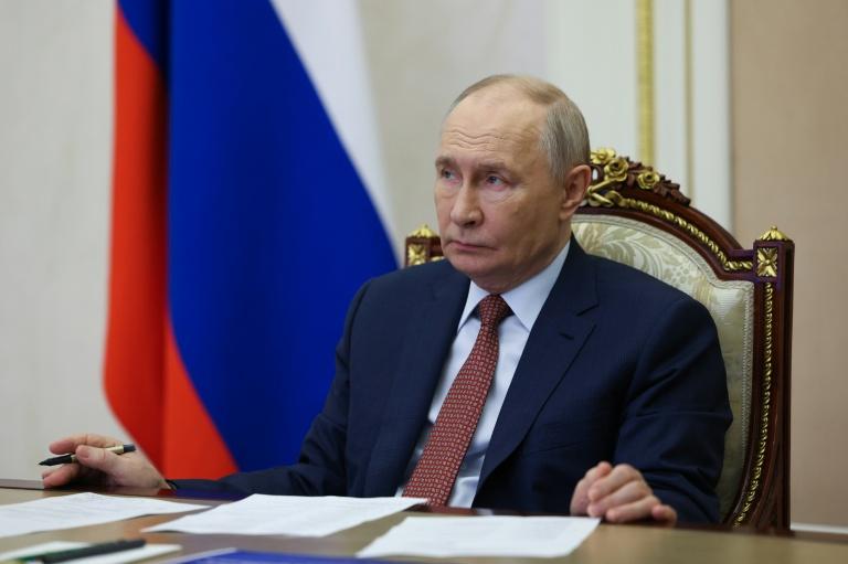 Zelensky attendu à la Maison Blanche pour décrocher le soutien de Trump