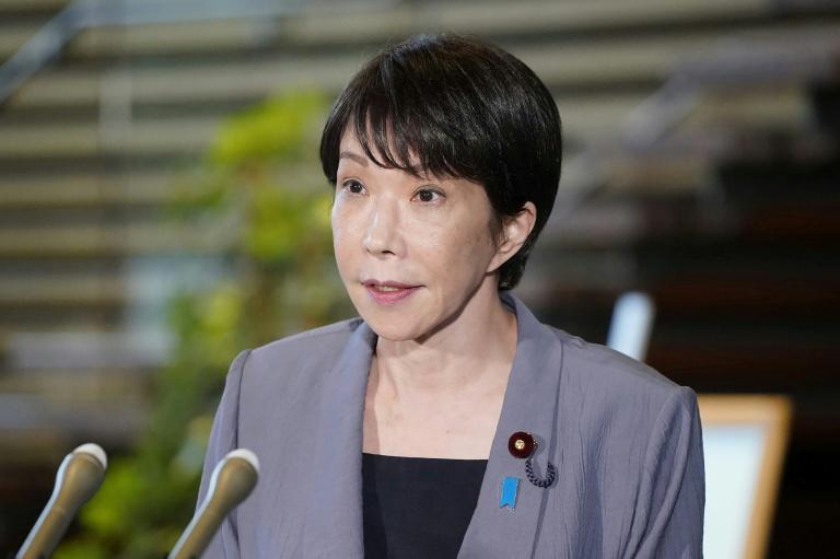 Séisme au Japon: cinq morts, des personnes toujours piégées dans un centre commercial effondré